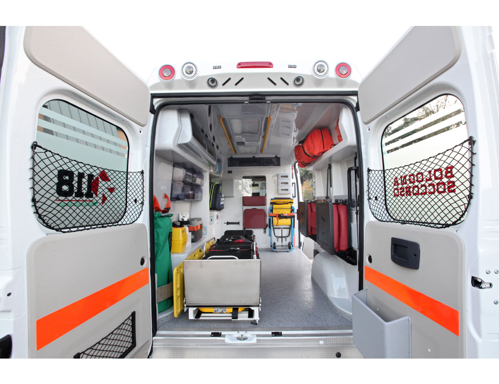 Scontro auto-moto nel Riminese, morto centauro 42enne