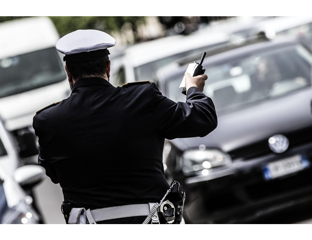 Scontro fra auto e microcar a Roma, muore un 17enne