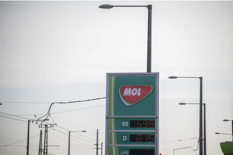 Mol fissa massimale a 30 litri per rifornimento