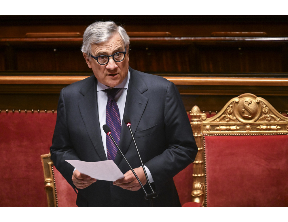 Tajani agli iscritti di FI, spiegate a tutti le ragioni del ‘Sì’