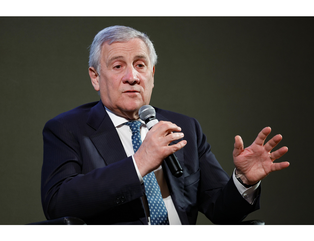 Tajani, dichiarazione Londra solo politica, non militare