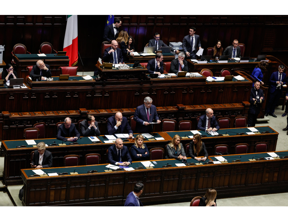 Tajani, ‘impegno per de-escalation, canali aperti con l’Iran’