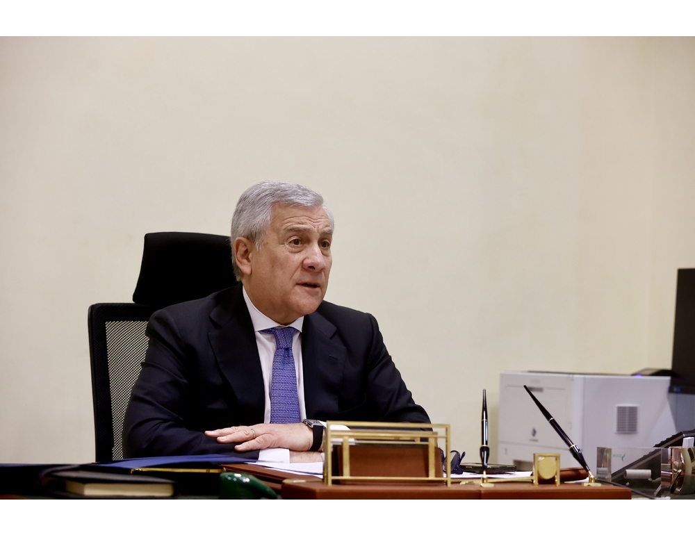 Tajani, le sanzioni a Mosca vanno assolutamente mantenute