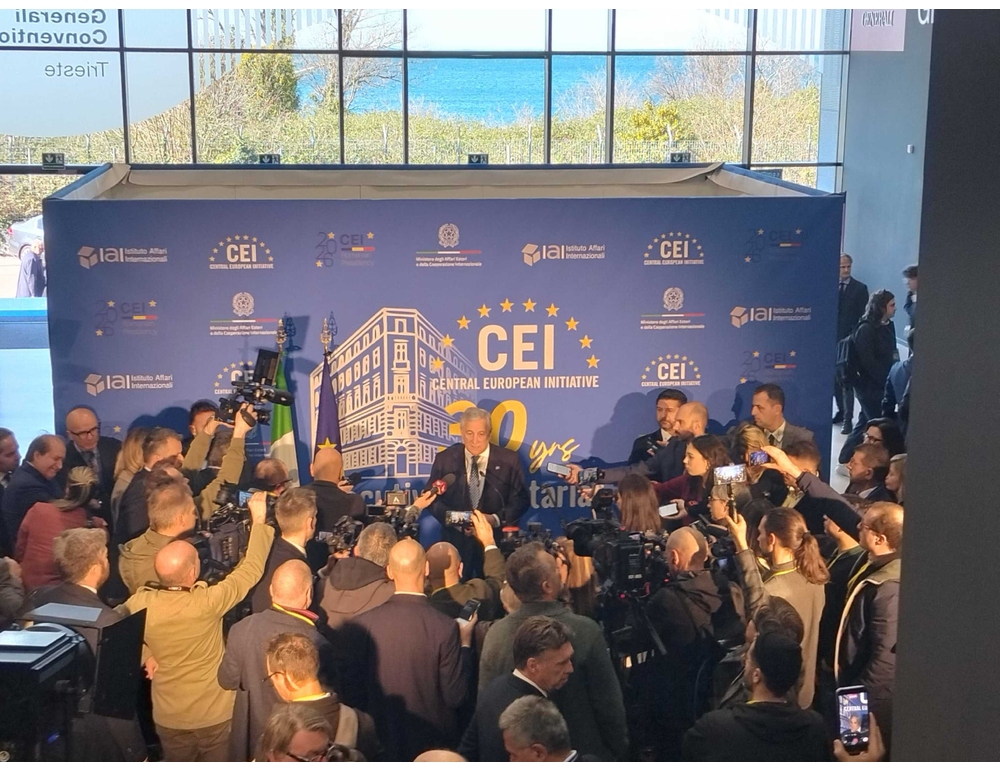 Tajani, ‘non siamo parte della guerra, ma rimarremo nel Mar Rosso’