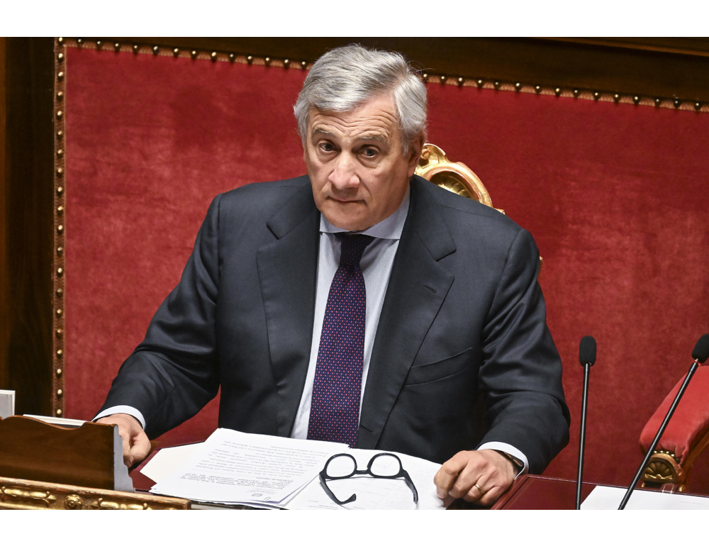 Tajani, non stiamo trattando con l’Iran per il passaggio da Hormuz