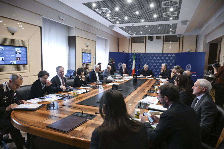 'Stiamo riducendo la presenza nelle sedi diplomatiche di Beirut e Baghdad'