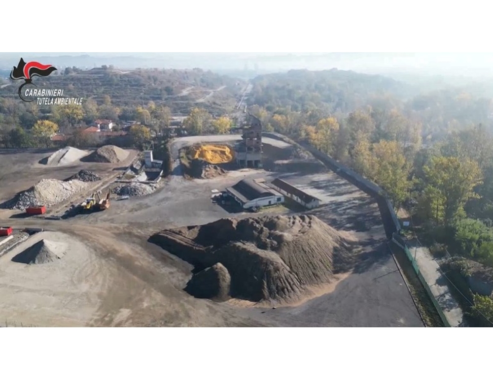 Traffico illecito di rifiuti a Torino, sequestrati due impianti