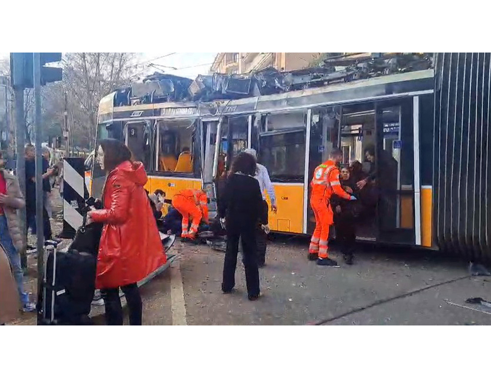 Tram deragliato, Atm versa primo indennizzo di 5mila euro a chi è coinvolto