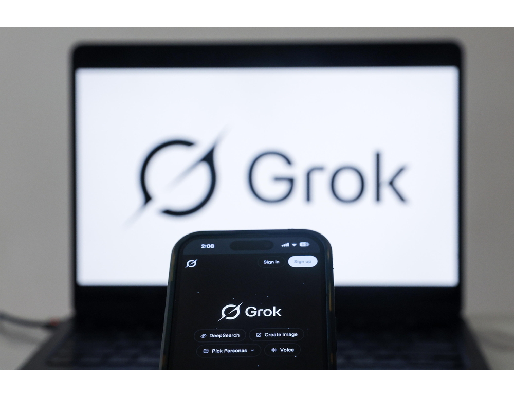 Tre ragazze fanno causa a Grok negli Usa per immagini pornografiche