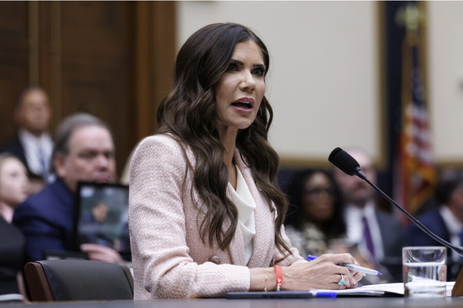 L'annuncio in un post sul suo social Truth