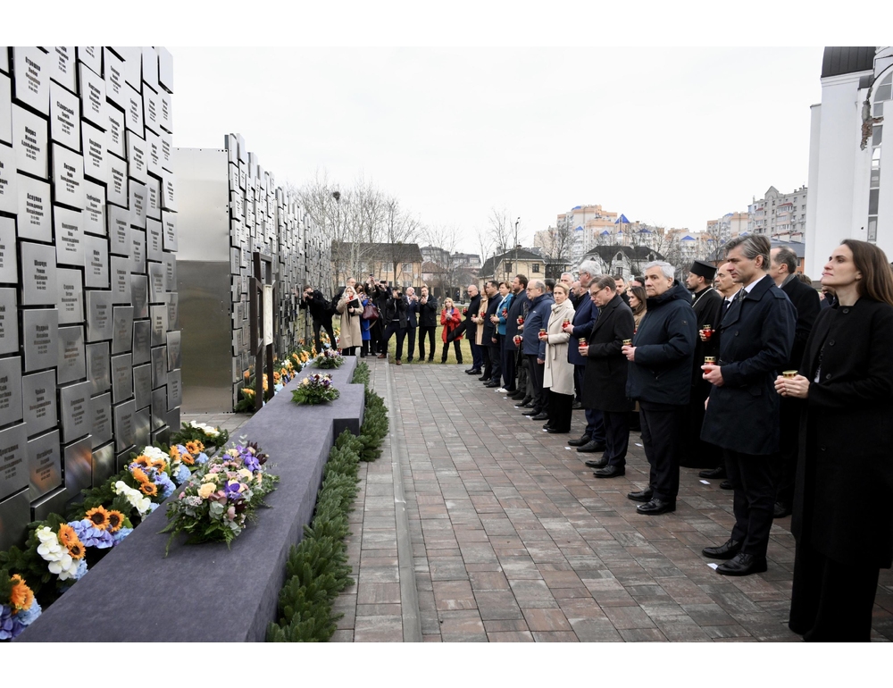 Ue e ministri degli Esteri Ue a Bucha, ‘al fianco dell’Ucraina’