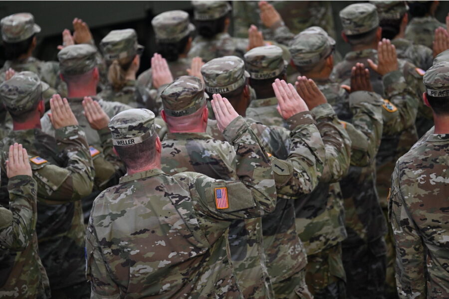 Truppe sufficienti per mettere al sicuro uranio e prendere il controllo di un'isola