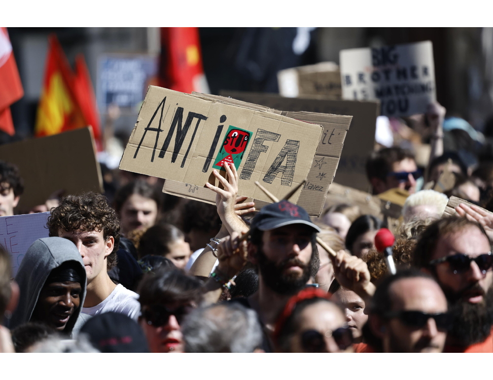 Zoffili, dalla Lega una legge per dichiarare terroristi gli Antifa e gli anarchici