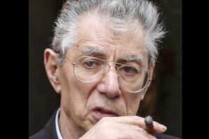 Addio a Umberto Bossi: il fondatore della Lega aveva 84 anni