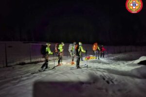 Soccorso alpino, esercitazione in notturna in Valle Intelvi