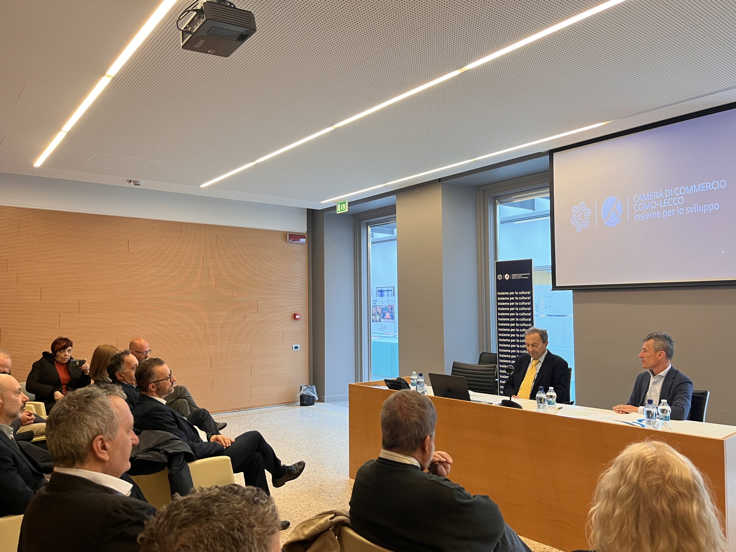 L’intelligenza artificiale nelle imprese lariane: al via il progetto coordinato dalla Camera di Commercio