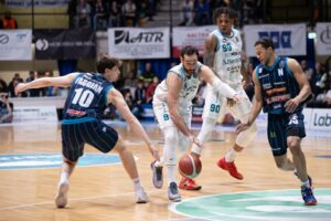 Cantù, vittoria decisiva nel cammino verso la  salvezza