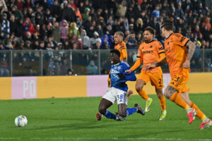 Il giudice sportivo respinge il ricorso della Roma: “Niente prova tv per la seconda ammonizione di Wesley a Como”