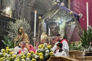 Como, nella basilica dell’Annunciata l’esposizione del Santissimo Crocifisso