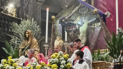 Como, nella basilica dell’Annunciata l’esposizione del Santissimo Crocifisso