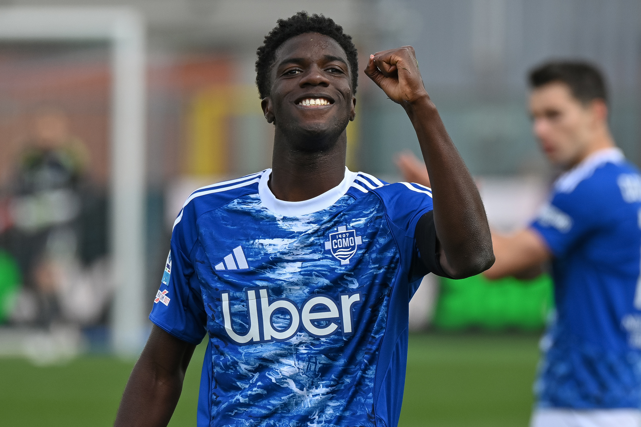 Ancora un grande Como: vittoria per 5-0 con il Pisa