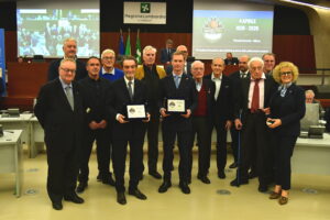 La Regione ha premiato le leggende del basket: canturini in prima fila