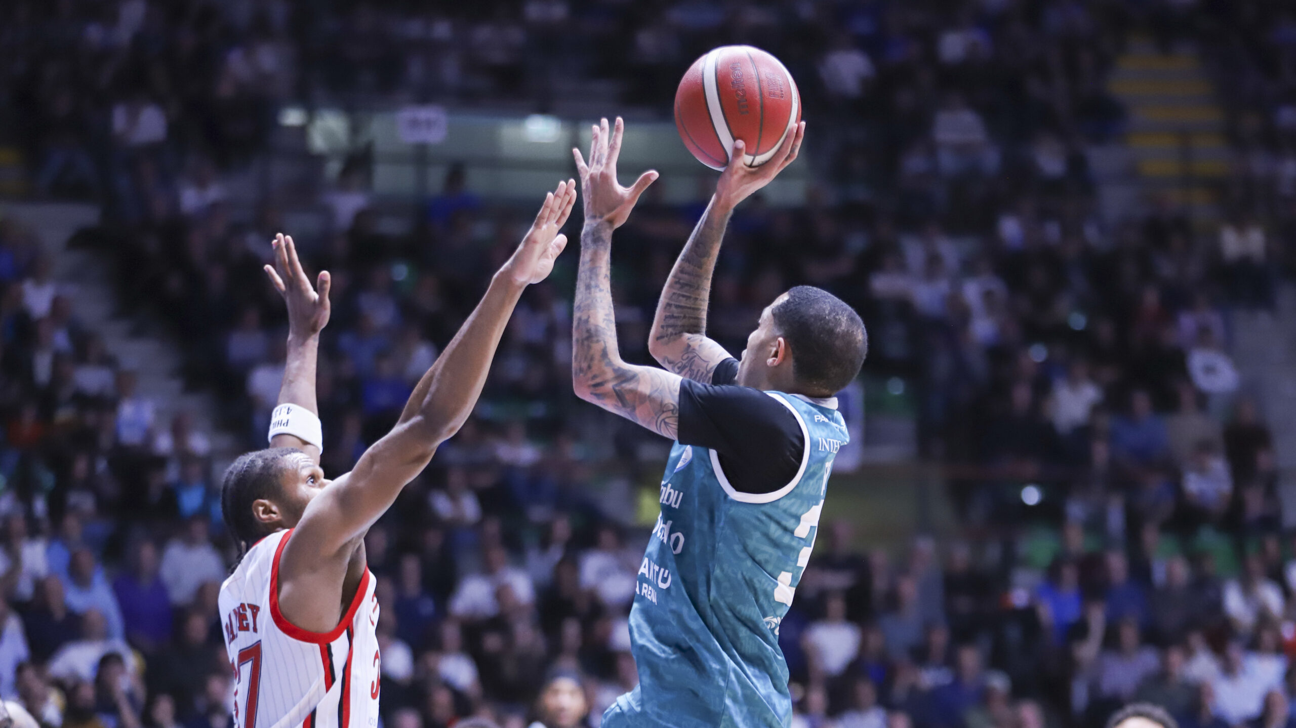 Uso di fischietti al PalaDesio, multa alla Pallacanestro Cantù