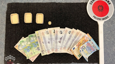 Como, “gioco delle tre carte” sul lungolago: due denunciati. Il bilancio della polizia locale