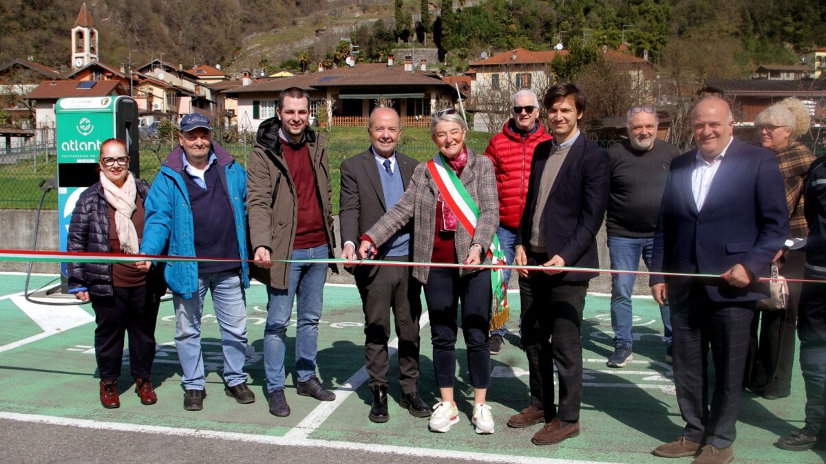 RicaricACI, inaugurate a Carlazzo tre nuove colonnine per auto elettriche