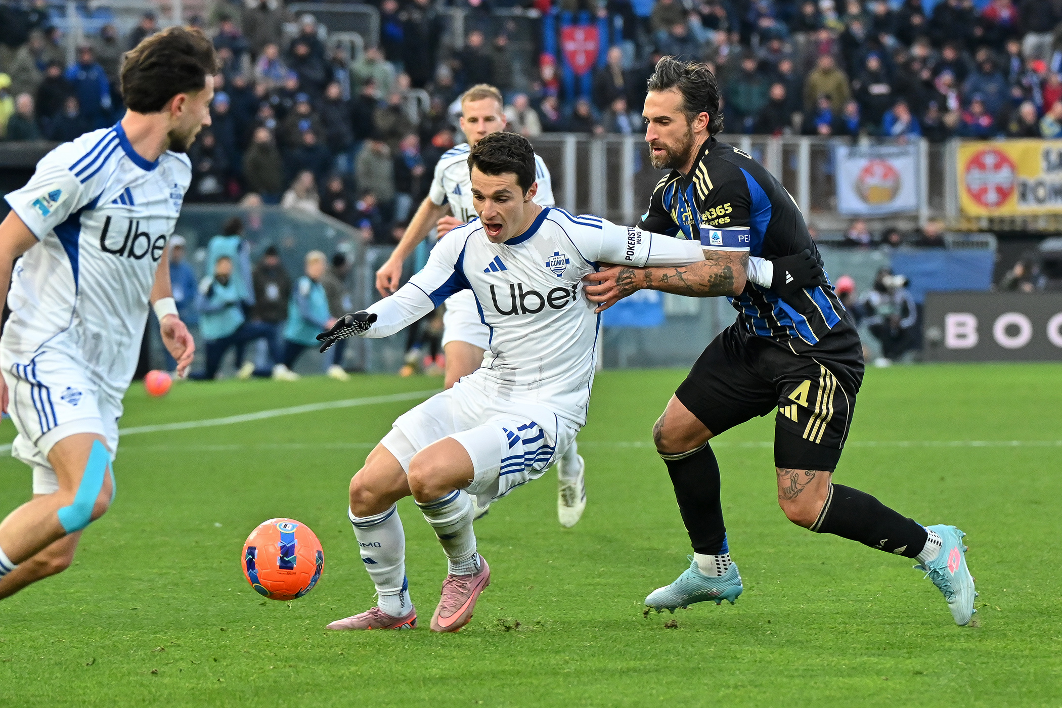 Polemiche fuori dalla porta, il Como pensa a se stesso e al match contro il Pisa