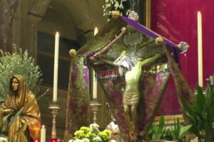 Como, dal bacio del Crocifisso alle messe di Pasqua: gli appuntamenti della Settimana Santa