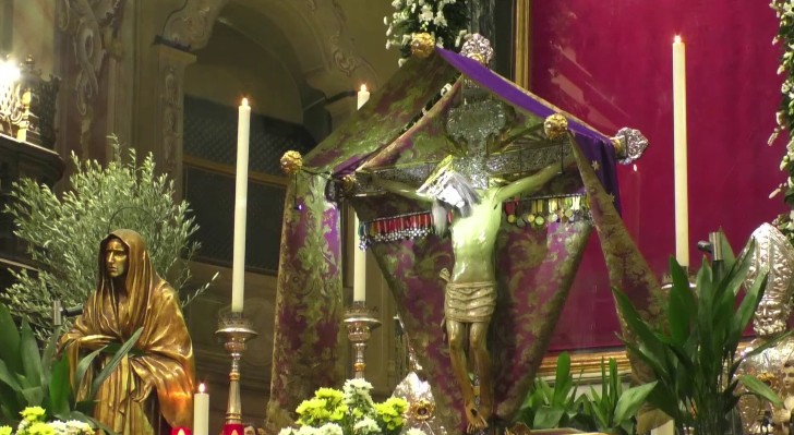 Como, dal bacio del Crocifisso alle messe di Pasqua: gli appuntamenti della Settimana Santa