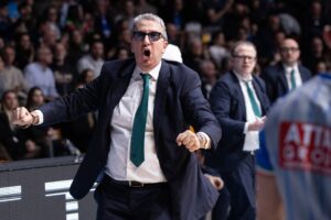 Lunedì il derby Olimpia Milano-Cantù. De Raffaele: “Servirà una prestazione speciale”