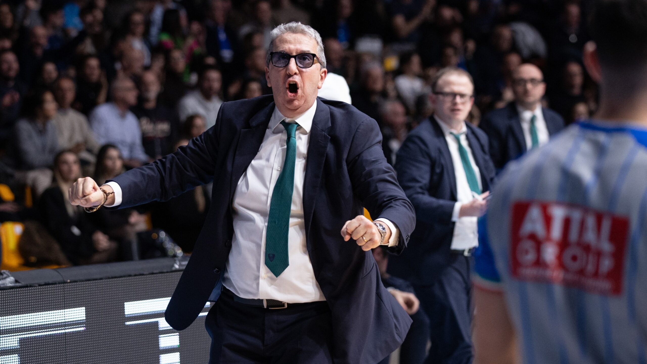 Lunedì il derby Olimpia Milano-Cantù. De Raffaele: “Servirà una prestazione speciale”