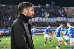 Domani Cagliari-Como, Fabregas: “Vogliamo proseguire nella nostra crescita”