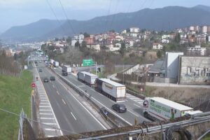 Conflitto in Iran, stangata su energia e carburanti