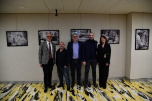 Palazzo Pirelli, nella mostra “#nessunafase” le immagini dalle terapie intensive del lockdown di Fabio Oriani