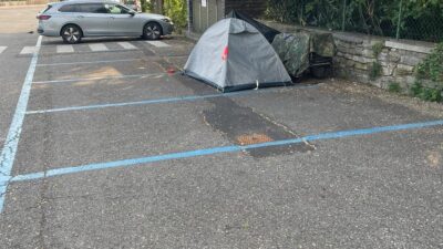 Tenda vista lago a due passi da Villa Olmo, l’ironia del sindaco: “Lo abbiamo sanzionato con cordialità”