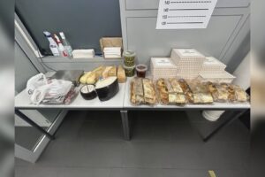 Arance, mozzarella e pasticcini: due fermi Oltreconfine per chili di alimenti di contrabbando