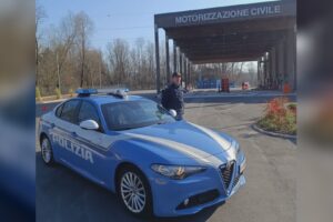 Auricolare, microcamera e router, egiziano di 32 anni denunciato per la solita truffa della patente