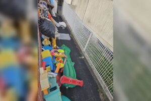 Asilo di via Longhena, Finizio (Pd): “Giochi e arredi lasciati all’aperto esposti alle intemperie”