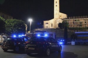 Cantù, furto e aggressione ai carabinieri, 20enne tunisino arrestato