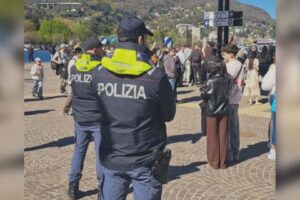 Controlli in acqua e sul lungolago: due “buttadentro” multati dalla polizia