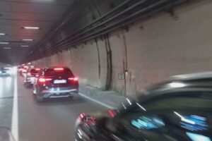 Da Cernobbio a Tremezzina, in coda sulla Regina. E non va meglio sulla Lariana