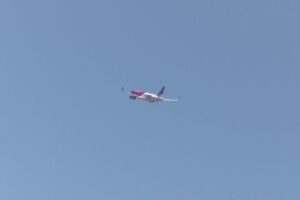 Aprile mese di scioperi: si inizia venerdì con il comparto aereo