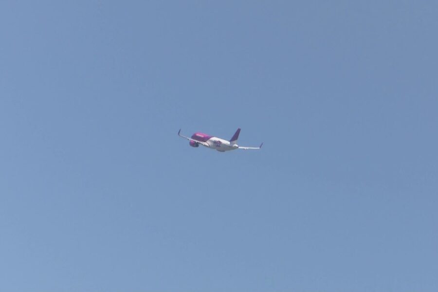 Aprile mese di scioperi: si inizia venerdì con il comparto aereo