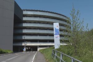 Al parcheggio Valmulini interscambio auto-moto. L’idea per rilanciare l’autosilo