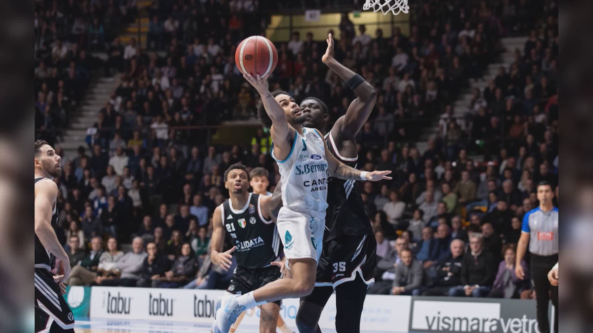 Cantù in trasferta a Bologna, lunedì la sfida con la Virtus