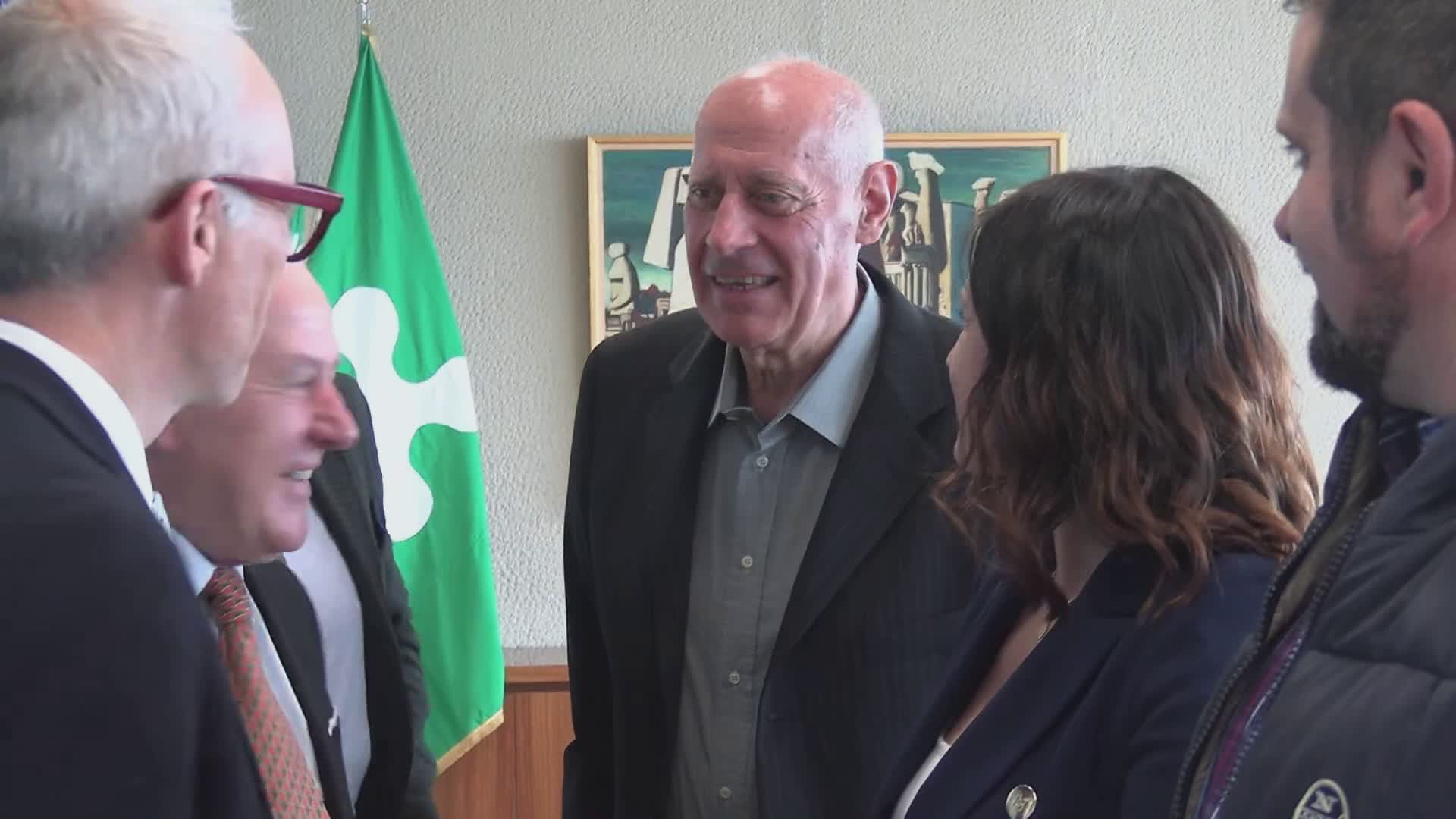 Il consiglio regionale premia il “cavaliere di ferro”: medaglia all’artista comasco Giovanni Peduzzi