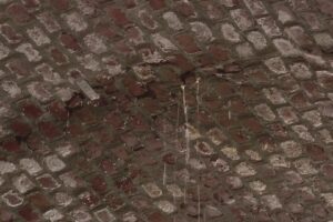 Cittadini allarmati per l’acqua nella galleria nella zona devastata dall’alluvione